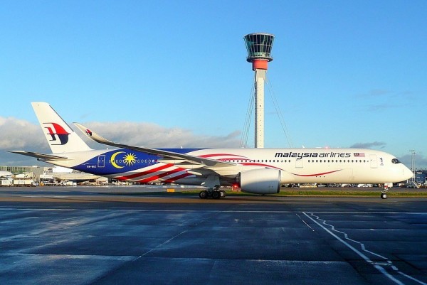 Malaysia Airlines A350 with Malaysian Flag.