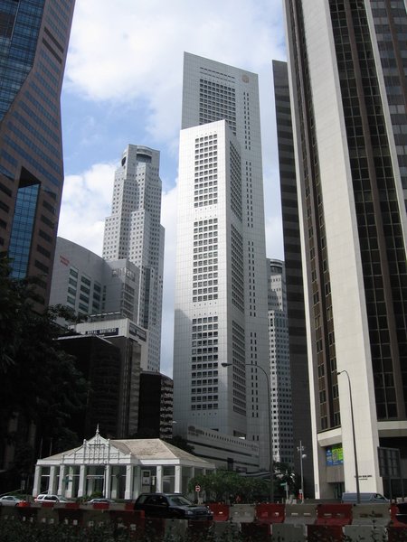 Raffles_Place_Skyscrapers,_Jan_06.JPG