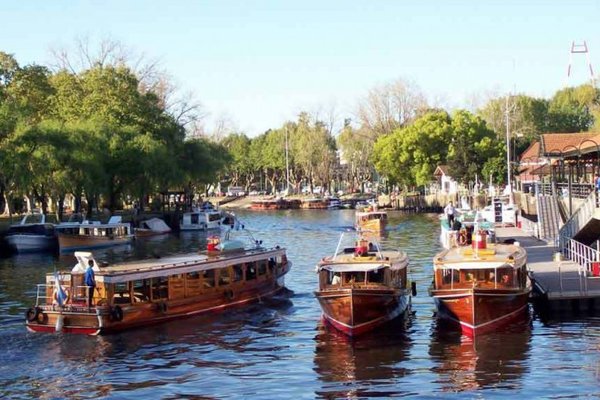 this spot is station boat in city