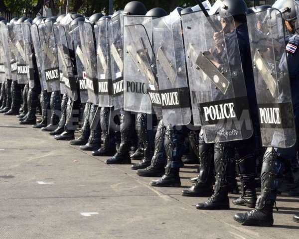 3c74ddab802505f2862066b6d85fe0b2--riot-police.jpg