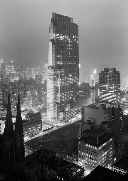800px-Rockefeller_Center,_December_1933.jpg
