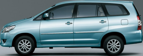 TOYOTA-Innova-5009_13.jpg