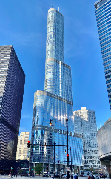 Trump_International_Hotel_and_Tower,_Wabash_Avenue,_Streeterville,_Chicago,_IL_(52862376307)~2.jpg